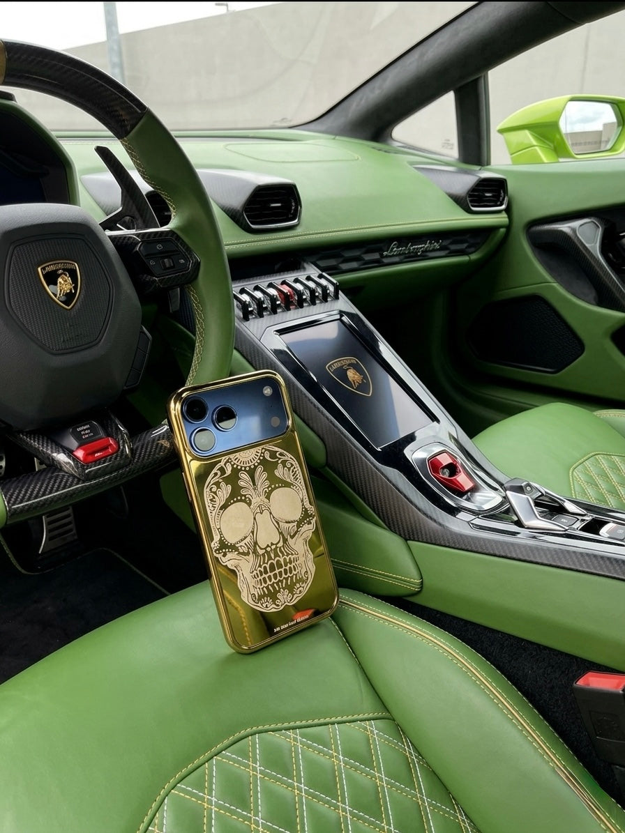 skull deign gold plated iphone 17 pro max 